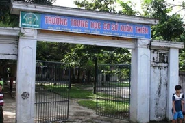 Đùa nghịch, 43 học sinh bị châm vật nhọn nghi dính máu nhiễm HIV