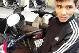 Chỉ cần 2 giây, "thổi" bay xe máy