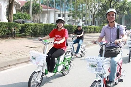 Xe máy điện, ô tô điện phải đăng ký biển kiểm soát