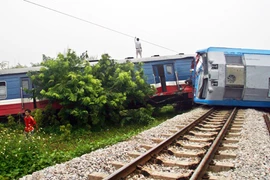 Tai nạn đường sắt nghiêm trọng, hàng trăm người hoảng loạn