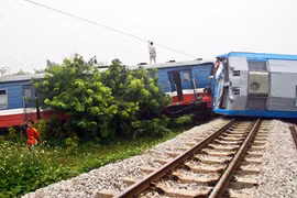 Tai nạn đường sắt nghiêm trọng, hàng trăm người hoảng loạn