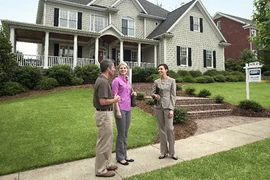 Nhà đất làm “ấm” nền kinh tế