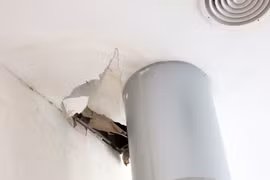 Trung tâm Văn hóa Kim Đồng vừa xây đã dột