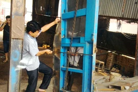 Siết khám xe, chủ phương tiện hành hung đăng kiểm viên