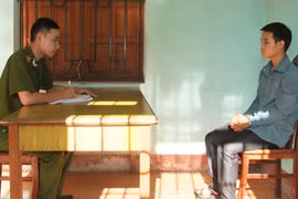 Kẻ bệnh hoạn hung hãn đột nhập giữa đêm