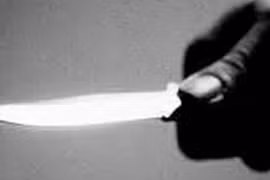 Nhân viên bảo vệ dùng dao đâm “sếp” 