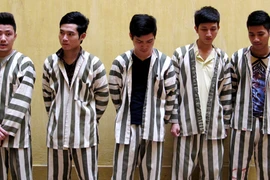 Ngày đánh giày đêm trộm cắp