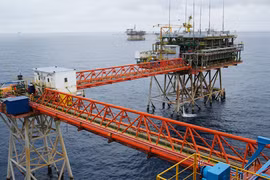 Việt Nam vẫn đang khai thác dầu khí bình thường