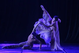 Múa đương đại - Sự gặp gỡ Á - Âu