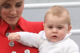 Hoàng tử bé của Anh lần đầu xuất ngoại