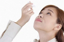 Những thói quen gây hại cho mắt 