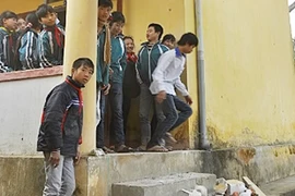 Sập lan can trường học tại Hà Tĩnh