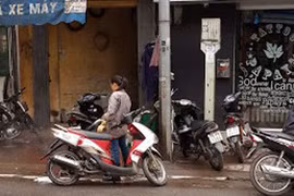 Vỉa hè trước cửa, cứ tưởng của mình