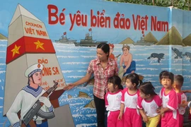 Cháu sẽ quảng bá Hoàng Sa, Trường Sa với bạn bè quốc tế