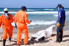 Chìm tàu ngoài khơi Libya, 200 người có thể thiệt mạng