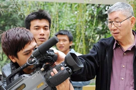 Làm khó các trường nghệ thuật