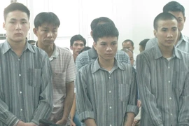 Lĩnh án vì… ra oai