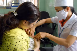 Chủ yếu vì lây chéo, bội nhiễm