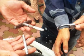 Dạo phố bằng xe gian, “găm” theo vam phá khóa 