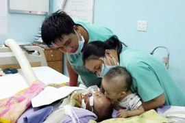 Bác sĩ Trương Quang Định chia sẻ về bức ảnh khiến cộng đồng mạng rơi nước mắt