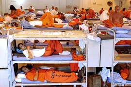 Tàn đời sau song sắt vì một miếng pizza