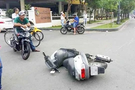 Đâm xe ôtô vào xe máy của bọn cướp, không phạm tội “cố ý gây thương tích” 