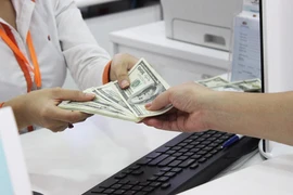 Cho, tặng bằng ngoại tệ không phải đổi sang VND