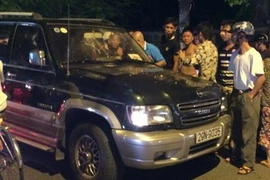 Xe 7 chỗ gây tai nạn liên hoàn rồi bỏ chạy