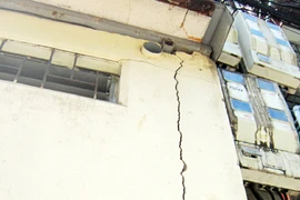 Nơm nớp lo nhà sập