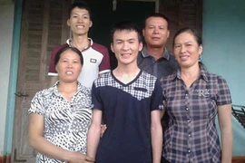 Thủ khoa… chân đất với giấc mơ cứu người