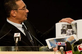 Phát hiện 122 mảnh vỡ nghi của MH370