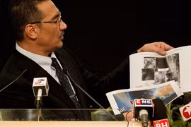 Phát hiện 122 mảnh vỡ nghi của MH370