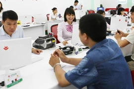 Lãi suất giảm, người gửi tiền mất vui