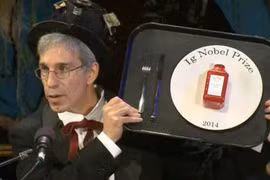 Ngã ngửa với những giải Ig Nobel năm 2014