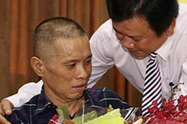 Trận đấu thắm đượm nghĩa tình