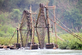 Xuôi cùng sông Mã