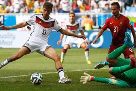 Số 13 và bóng ma cho kẻ ngáng đường “Xe tăng” Đức