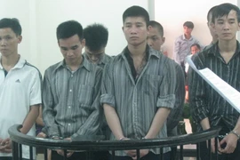 Đòi tiền thắng độ bằng “luật rừng”