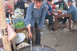 Thơm nồng thắng cố, rượu ngô Bản Phố