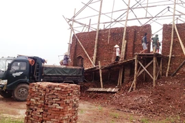Giải tỏa các lò gạch hủy hoại hoa màu tại Đan Phượng: Xử lý nửa vời
