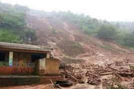 Lở đất kinh hoàng ở Ấn Độ, hơn 150 người bị chôn vùi