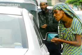 Đã nghèo lại thêm khó