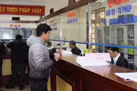Xã, phường vẫn chứng thực giấy tờ