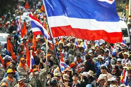 Thái Lan cân nhắc ban bố tình trạng khẩn cấp