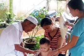 Những việc làm lạ đời của lương y có thư cảm ơn được tính bằng kilôgam