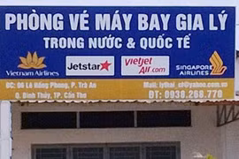 Mở đại lý để lừa đảo bán vé máy bay giả: Lừa đảo ai, ai phải đền bù?