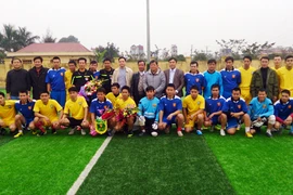 Đội bóng An ninh Thủ đô thi đấu giao hữu tại Hưng Yên