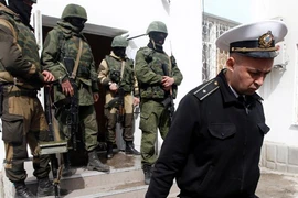 Căn cứ hải quân Ukraine tại Crimea bị chiếm giữ