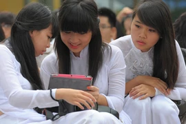 Khơi dậy tinh thần yêu nước trong đề thi cuối năm