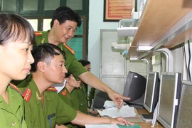 Giúp người Cảnh sát khu vực đẹp lên trong mắt nhân dân